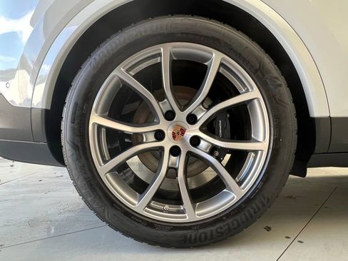 Used 2026 Porsche Cayenne Coupe AWD/4WD image 27