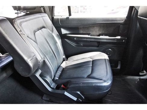 Used 2018 Ford Expedition Max Limited w/ Equipment Group 302A RWD image 10