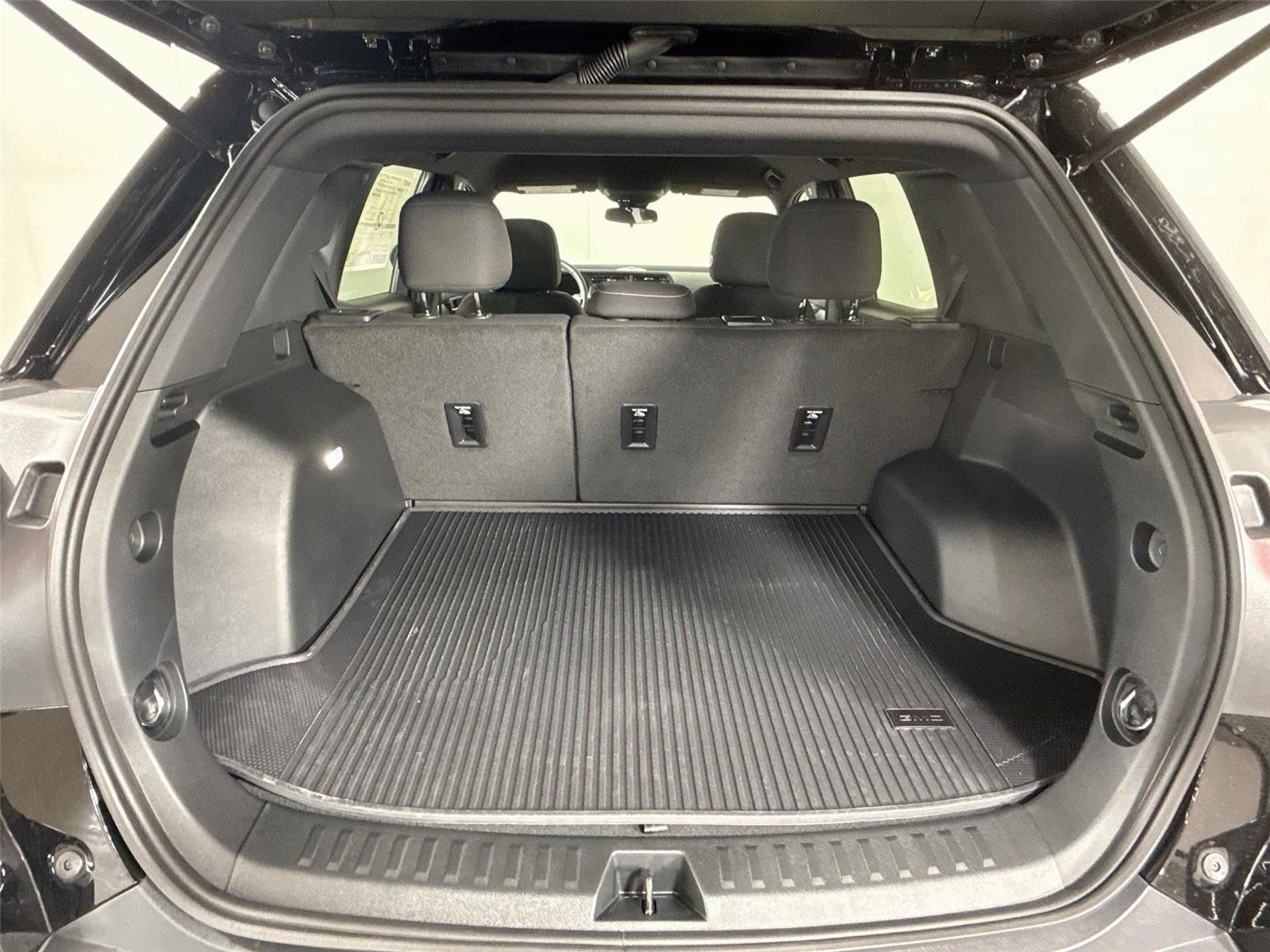 New 2027 GMC Terrain Elevation AWD/4WD image 18