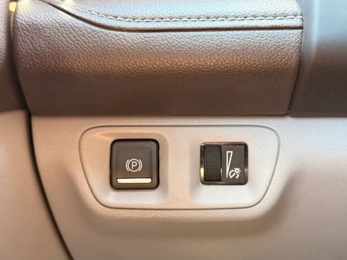Used 2019 GMC Acadia SLT FWD image 28