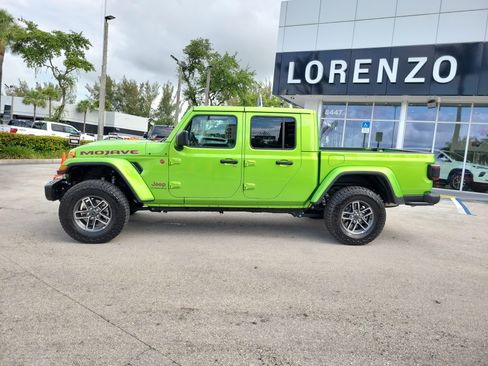 Used 2025 Jeep Gladiator Mojave AWD/4WD image 8