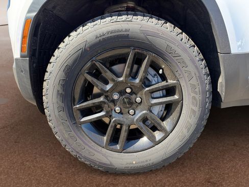 New 2026 Land Rover Defender 110 S AWD/4WD image 9
