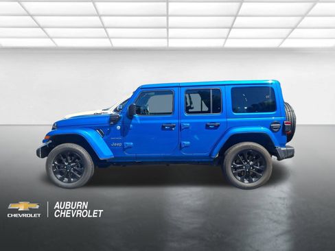Used 2024 Jeep Wrangler Unlimited Sahara AWD/4WD image 2