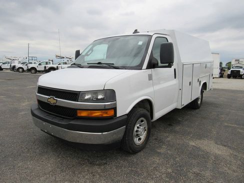 Used 2021 Chevrolet Express 3500 w/ Power Convenience Package RWD image 7