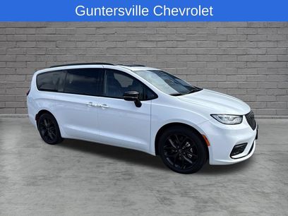 Used 2026 Chrysler Pacifica Limited w/ S Appearance Package