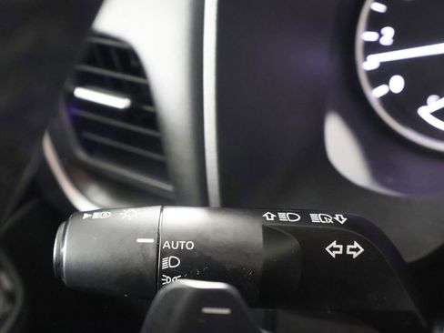 Used 2025 Nissan Rogue SV FWD image 34