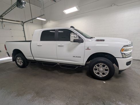 Used 2024 RAM 2500 Laramie AWD/4WD image 3