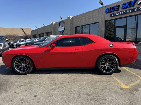 Used 2015 Dodge Challenger SRT image 11
