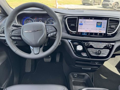 New 2026 Chrysler Pacifica Select w/ S Appearance Package AWD/4WD image 2