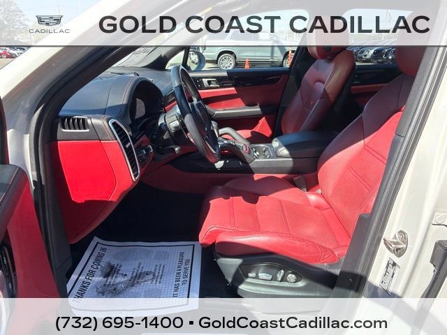 Used 2020 Porsche Cayenne AWD/4WD image 13