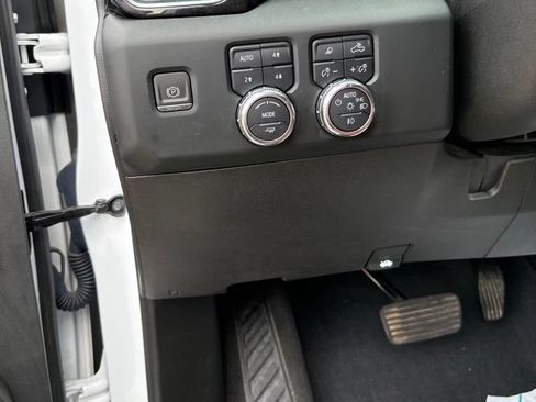 Used 2024 GMC Sierra 3500 Denali Ultimate AWD/4WD image 16