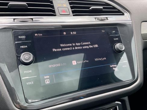 Used 2020 Volkswagen Tiguan SE w/ Panoramic Sunroof Package AWD/4WD image 32