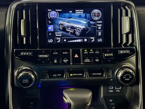 Certified 2024 Lexus LX 600 4WD w/ Luxury Package image 16