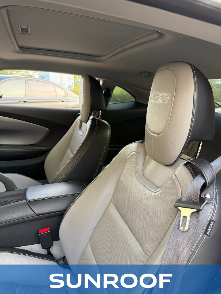 Used 2010 Chevrolet Camaro SS w/ LPO, Ground Effects Package RWD image 8