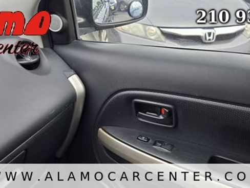 Used 2005 Scion xA FWD image 35