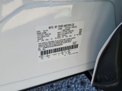 Used 2024 Ford Edge SEL image 10