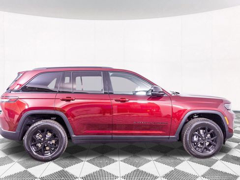 New 2025 Jeep Grand Cherokee Altitude image 6
