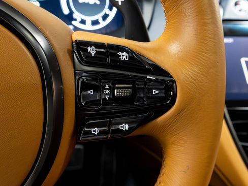 Used 2021 Aston Martin DBX image 60