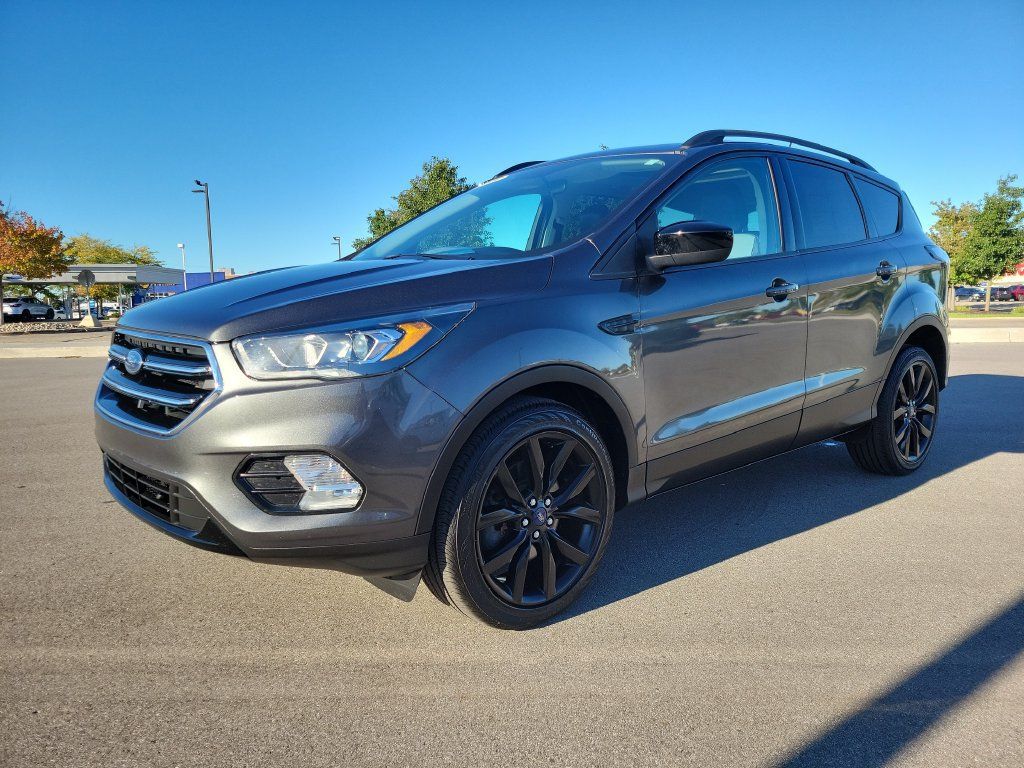 Certified 2018 Ford Escape SE w/ SE Sport Appearance Package AWD/4WD image 2