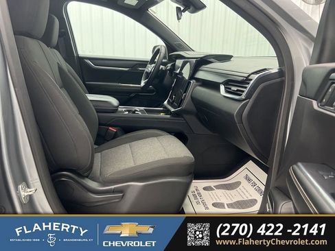 Used 2025 GMC Acadia Elevation image 15