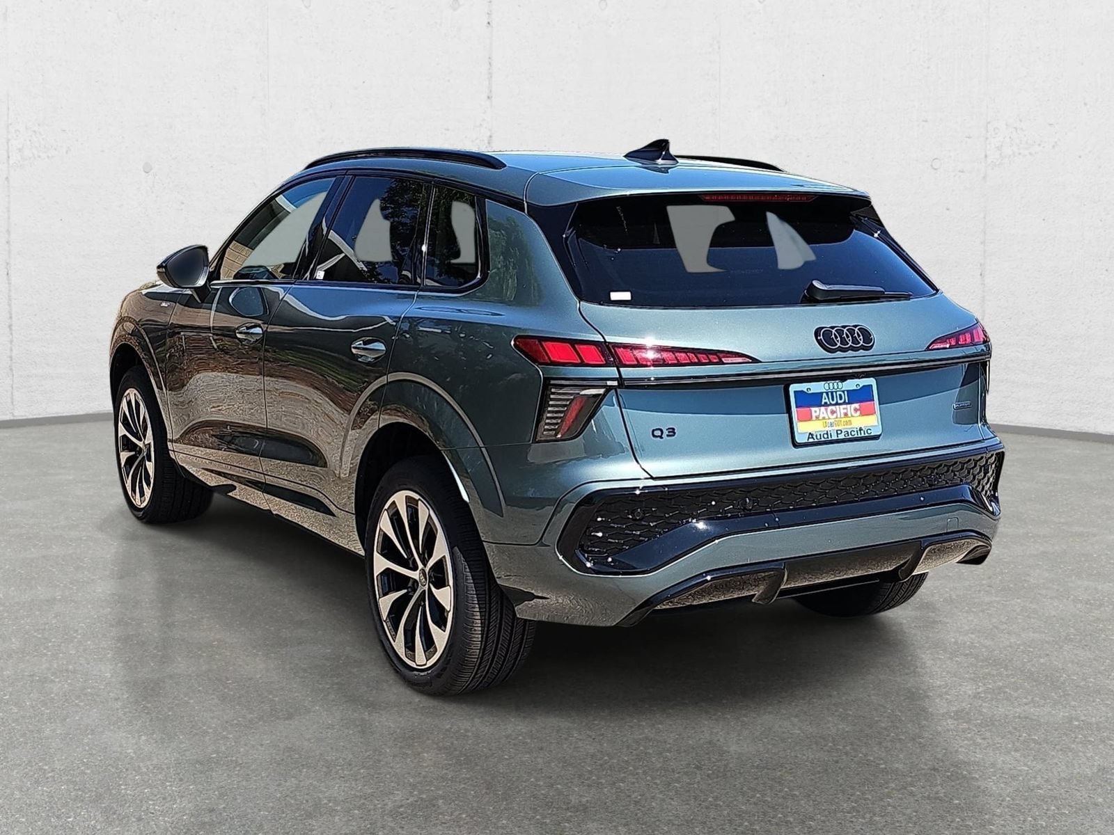 New 2026 Audi Q3 quattro 2.0T AWD/4WD image 7