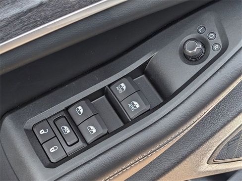 New 2024 Jeep Grand Cherokee L Limited image 22