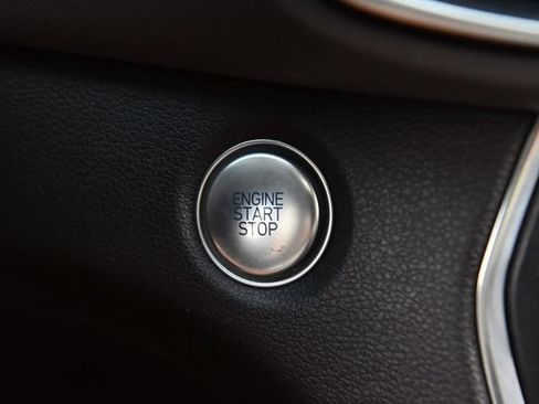 Used 2020 Hyundai Santa Fe SEL FWD image 15