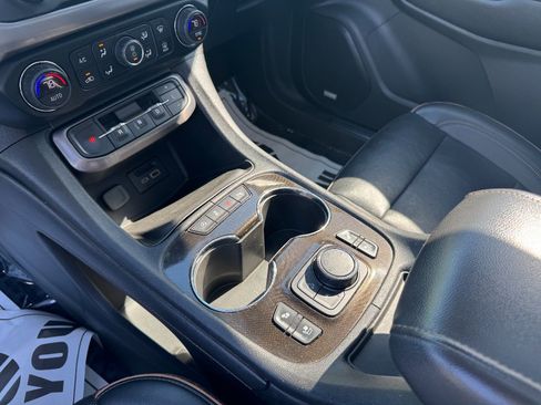 Used 2021 GMC Acadia AT4 w/ Preferred Package AWD/4WD image 18