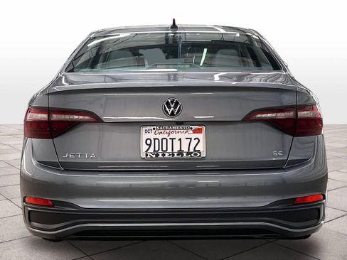 Used 2023 Volkswagen Jetta SE w/ Panoramic Sunroof Package FWD image 8