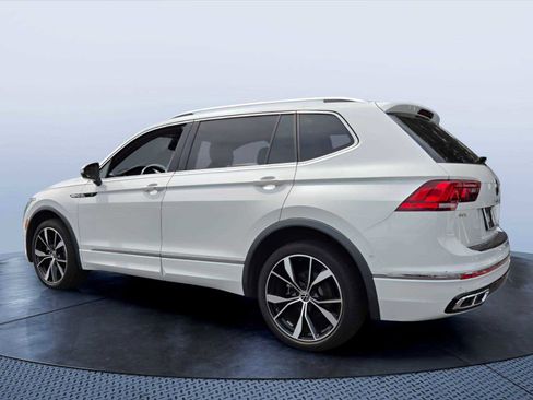Used 2024 Volkswagen Tiguan SEL R-Line image 4