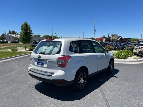 Used 2014 Subaru Forester 2.5i AWD/4WD image 4