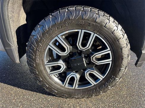 Used 2022 GMC Sierra 2500 Pro w/ Convenience Package image 5