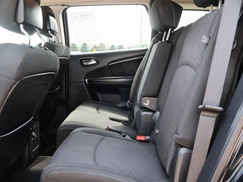 Used 2020 Dodge Journey SE w/ SE Popular Equipment Group image 19