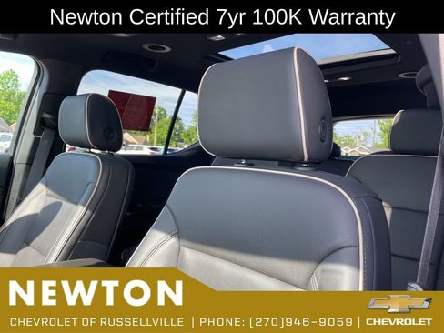 Used 2023 Chevrolet Traverse Premier AWD/4WD image 8
