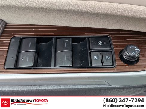 Used 2024 Toyota Sienna XLE image 12