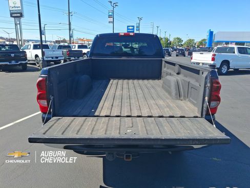 Used 2005 Chevrolet Silverado 3500 LT w/ Heavy-Duty Power Package AWD/4WD image 18