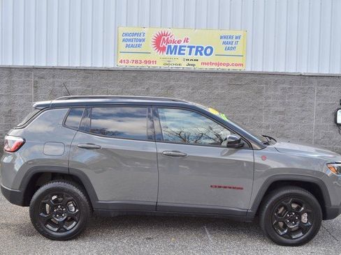 Used 2023 Jeep Compass Trailhawk image 9