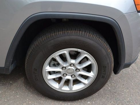 Used 2018 Jeep Grand Cherokee Laredo AWD/4WD image 38