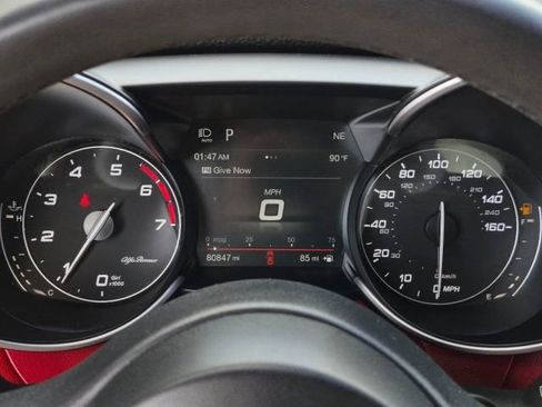 Used 2019 Alfa Romeo Giulia AWD image 22