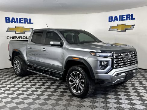 Used 2023 GMC Canyon Denali image 7