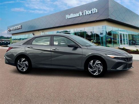 New 2025 Hyundai Elantra Sport FWD image 10