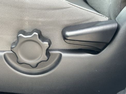 Certified 2018 Toyota Tacoma SR5 image 15