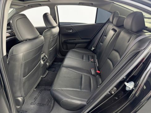 Used 2017 Honda Accord Touring image 38