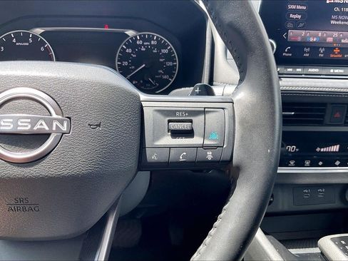 Used 2025 Nissan Rogue SV AWD/4WD image 20