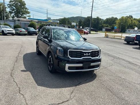 Used 2025 Kia Telluride S AWD/4WD image 3