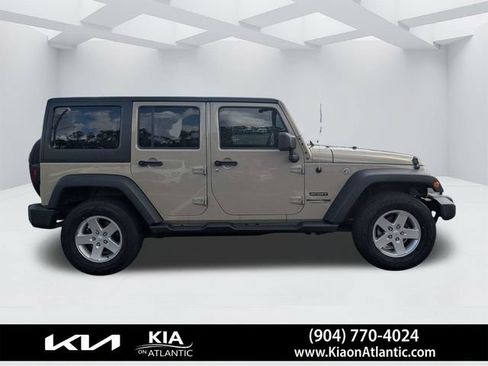Used 2018 Jeep Wrangler Unlimited Sport S AWD/4WD image 2