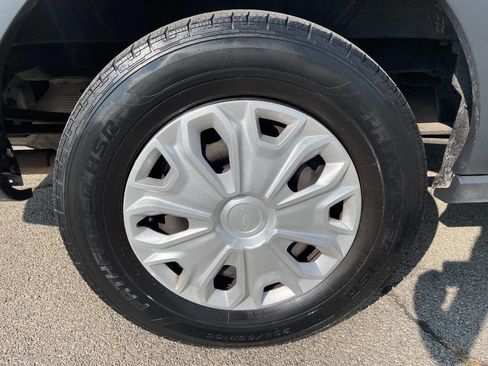 Used 2017 Ford Transit 150 XLT image 12
