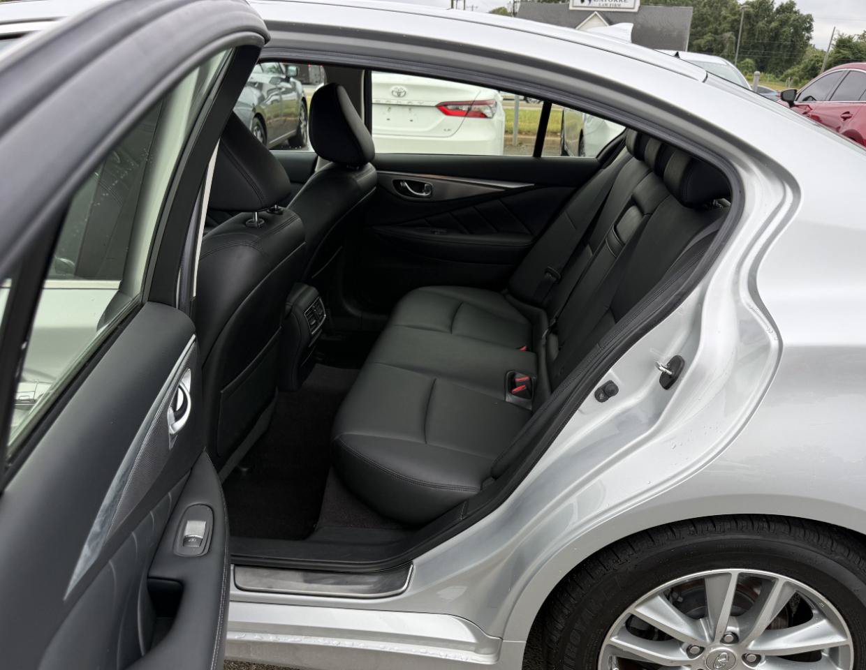 Used 2015 INFINITI Q50 Premium w/ Spare Tire Package RWD image 10