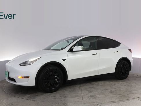 Used 2023 Tesla Model Y Long Range AWD/4WD image 18