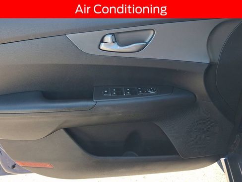 Used 2020 Kia Forte LXS FWD image 12
